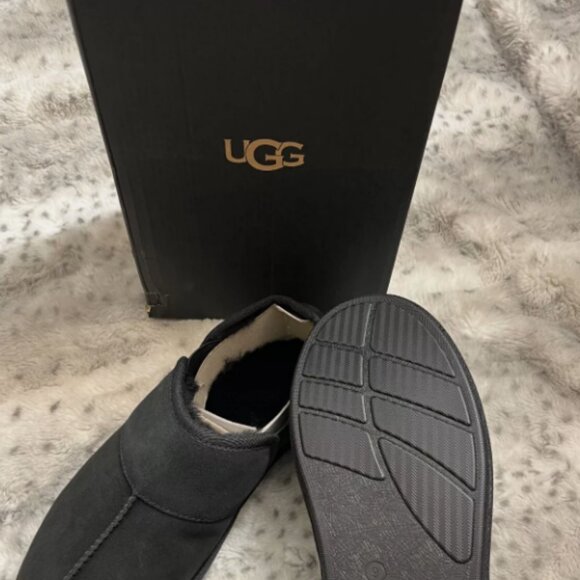 NIB ~~ UGG Men\'s Leisure Genuine Shearling Lined Slip-On MSRP$110 Comfy & Cozy main image 4